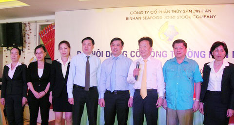 Làm[-]ăn[-]bết[-]bát,[-]‘chúa[-]Chổm’[-]cứu[-]‘chúa[-]Chổm’